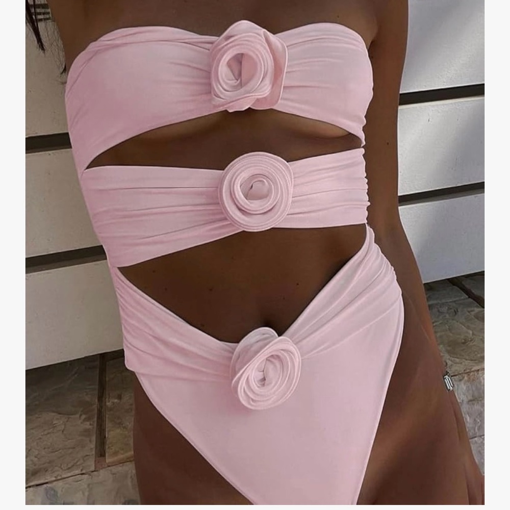 Chic Pink Swimsuit with Floral Details Small - NWOT NEW